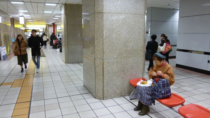 台北駅の臺鐵便當本舗で養生素食燉飯